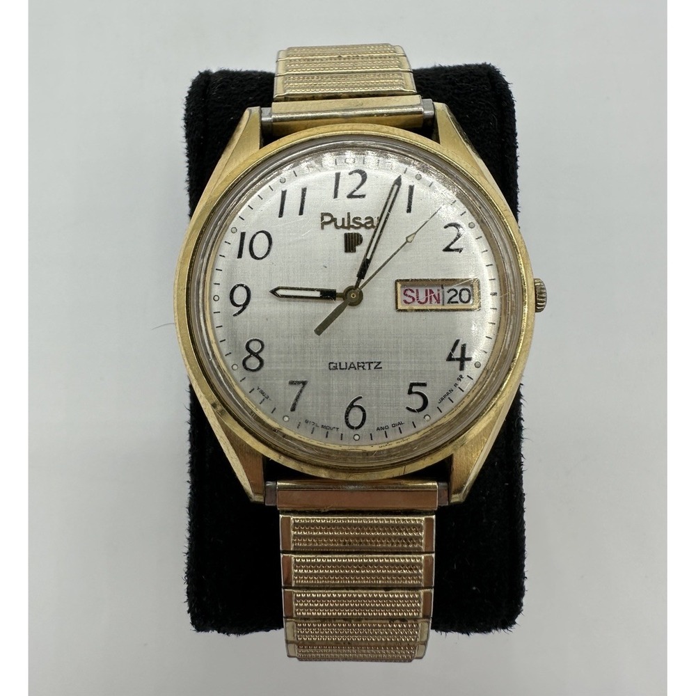 Vintage Pulsar Y563-8539 Mens Gold Tone Quartz Day Date Watch New Battery
